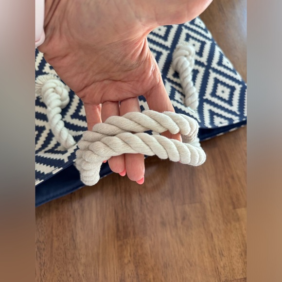 NWT Summer & Rose Beach Tote Navy & Cream Diamond - Picture 11 of 16